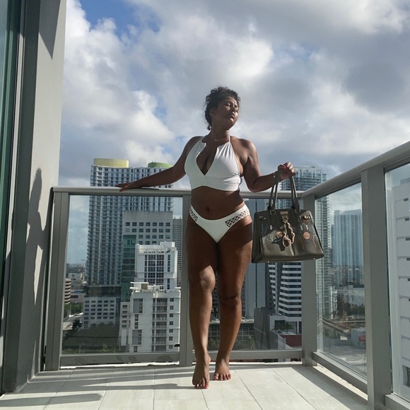 VanRahDesign hand painted BCBG purse with lock —Painting “Off the Hook” - Picture 4 of 17